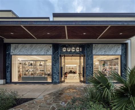 gucci la cantera parkway.